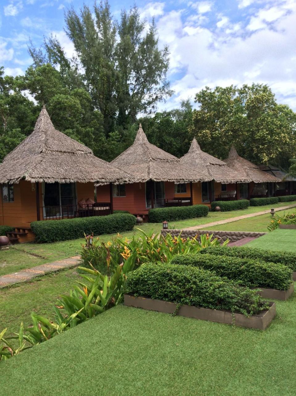 Phayam Cottage Resort Koh Phayam Bagian luar foto